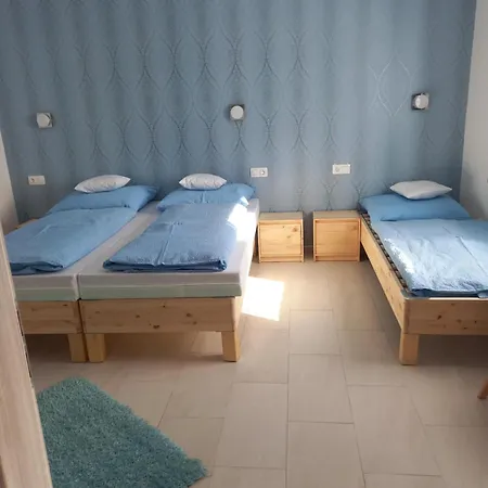 Bb64 Apartmanhaz * Bichișciaba