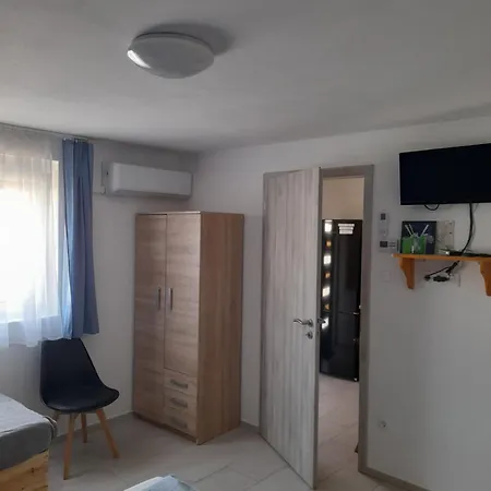 Bb64 Apartmanhaz *