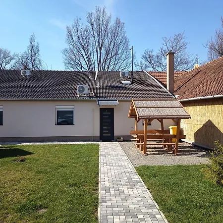 Bb64 Apartmanhaz Bekescsaba